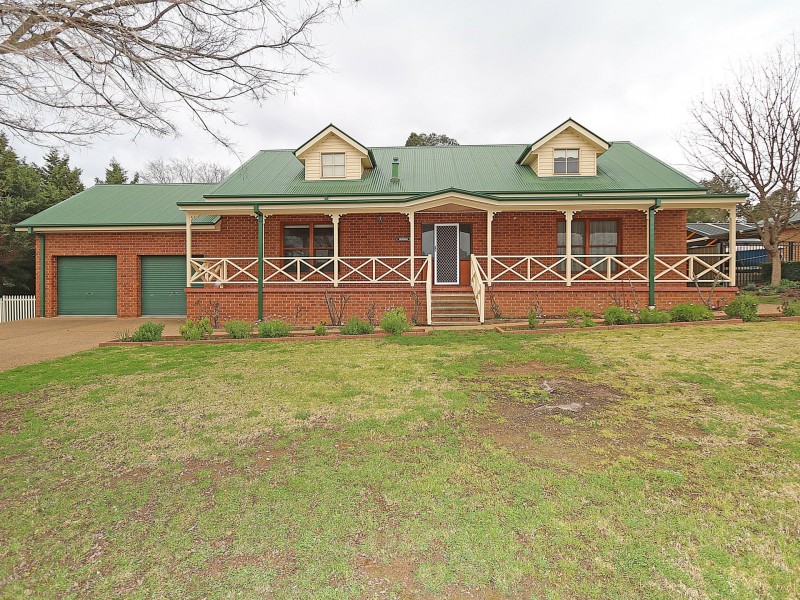 28 Lakehaven Drive, Lake Albert NSW 2650