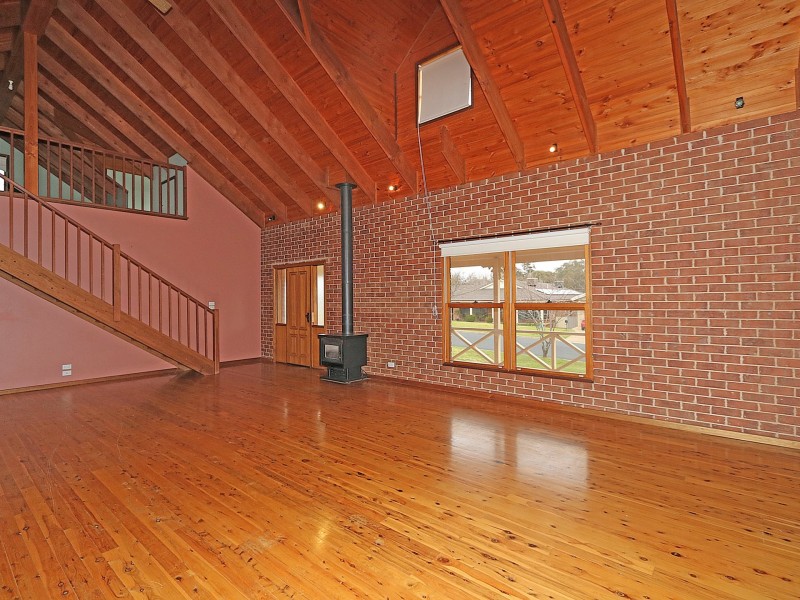 28 Lakehaven Drive, Lake Albert NSW 2650