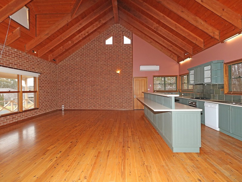 28 Lakehaven Drive, Lake Albert NSW 2650