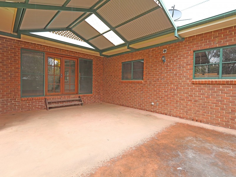 28 Lakehaven Drive, Lake Albert NSW 2650