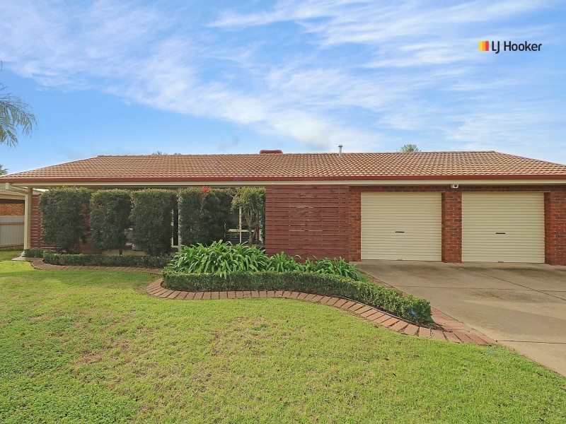 48 Balleroo Crescent, Glenfield Park NSW 2650