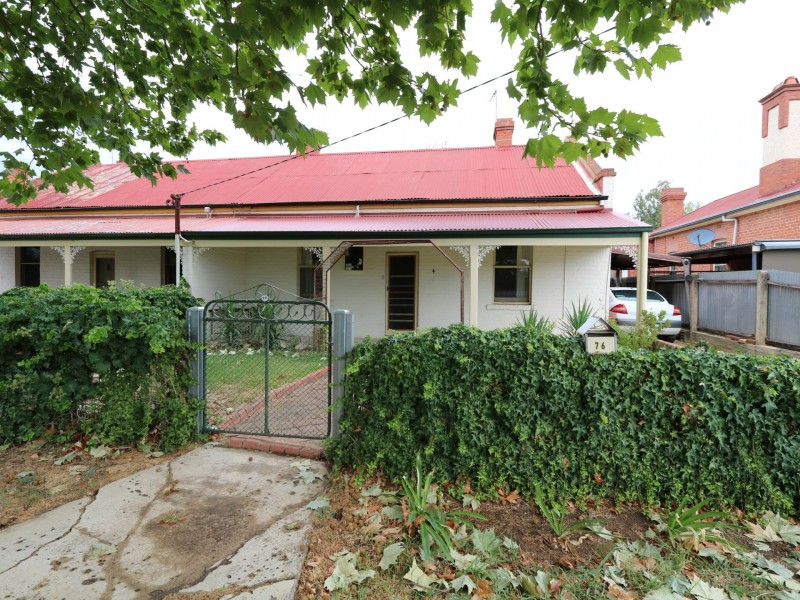 76 Kincaid Street, Wagga Wagga NSW 2650