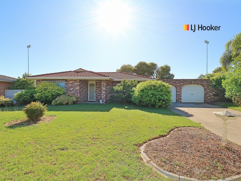 51 Nardoo Street, Glenfield Park NSW 2650