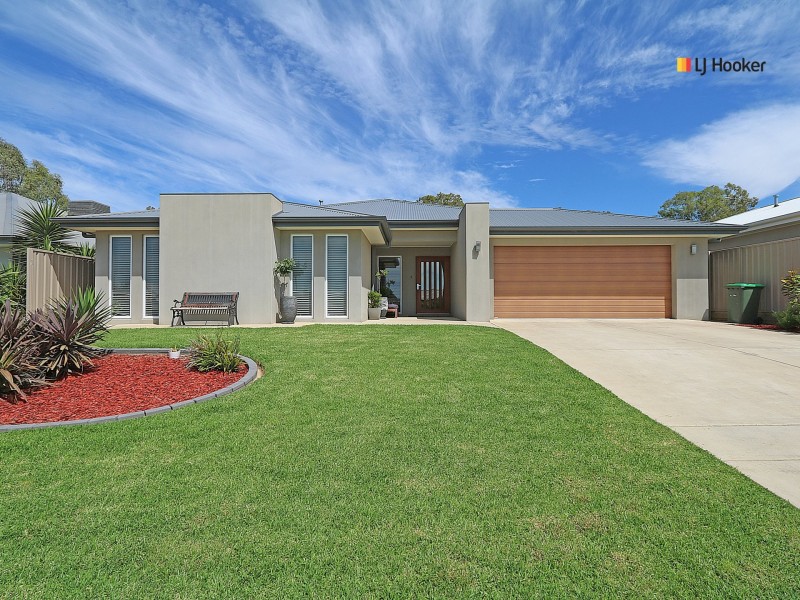 51 Strickland Drive, Boorooma NSW 2650