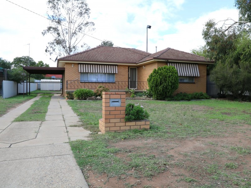 11 Weedon crescent, Tolland NSW 2650