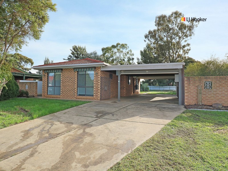 11 Nardoo Street, Glenfield Park NSW 2650