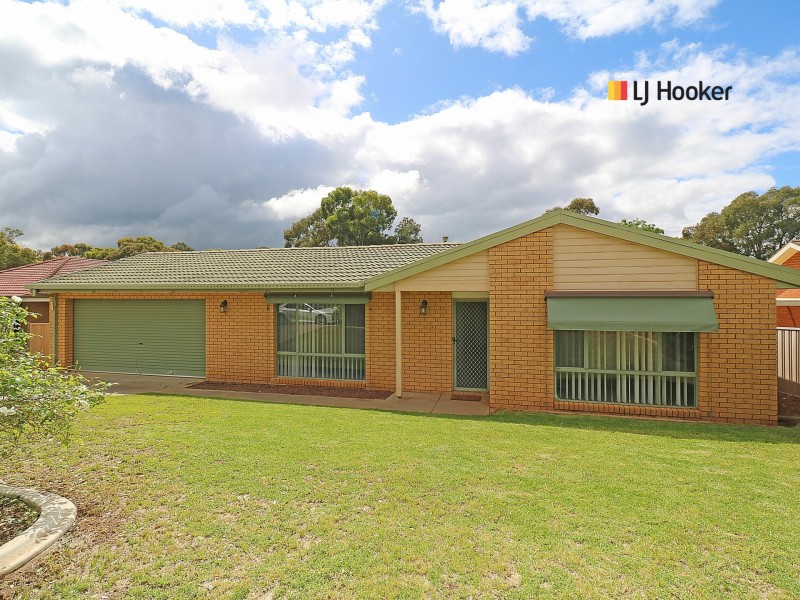 10 Canola Place, Estella NSW 2650