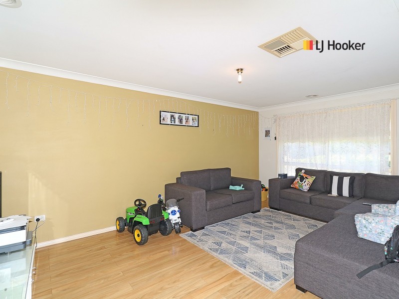 23 Kaldari Crescent, Glenfield Park NSW 2650