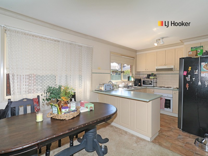 16 Bentley Place, Wagga Wagga NSW 2650