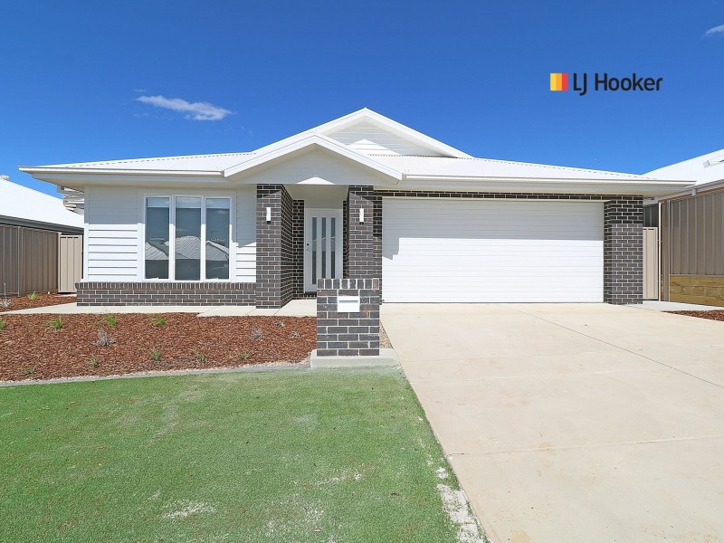 2/1 Mitta Mitta Place, Gobbagombalin NSW 2650