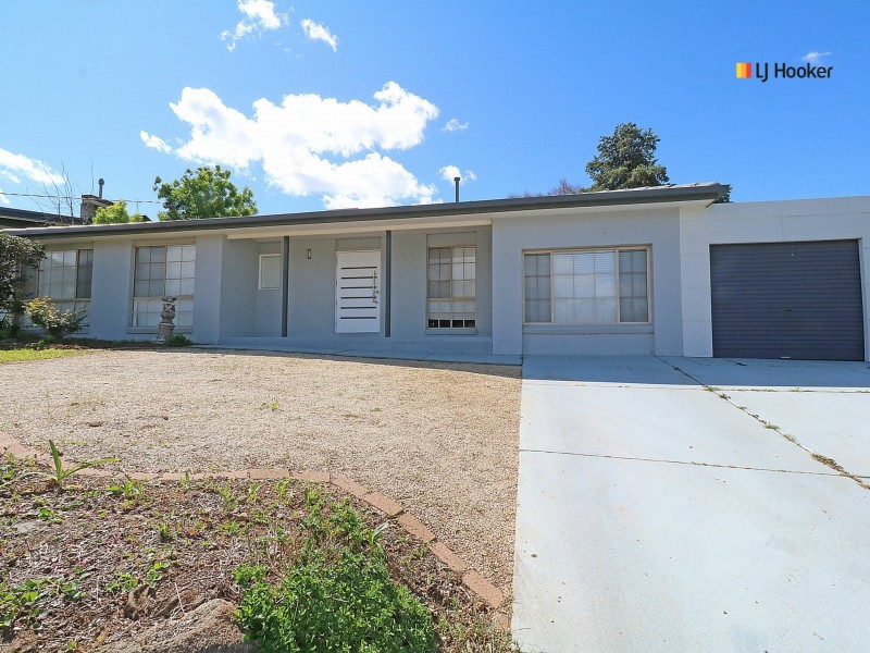 81 Red Hill Road, Kooringal NSW 2650
