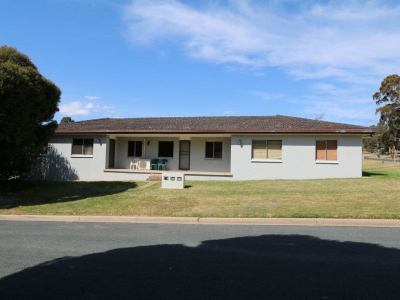 2/7 Sherwood Avenue, Kooringal NSW 2650