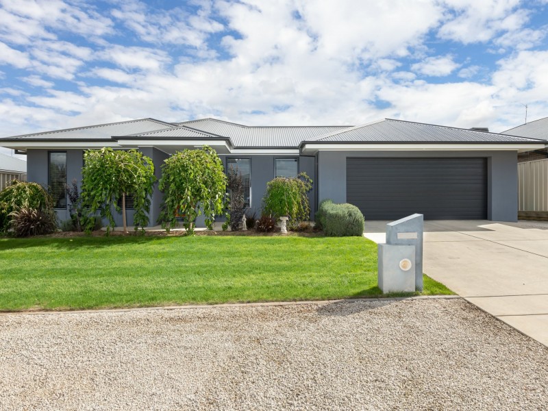 20 Cunjegong Loop, Gobbagombalin NSW 2650