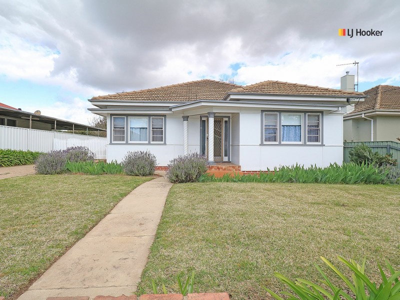 50 Meurant Avenue, Wagga Wagga NSW 2650