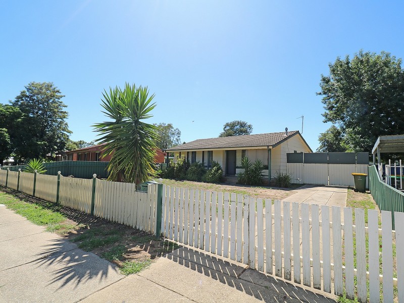 164 Raye Street, Tolland NSW 2650