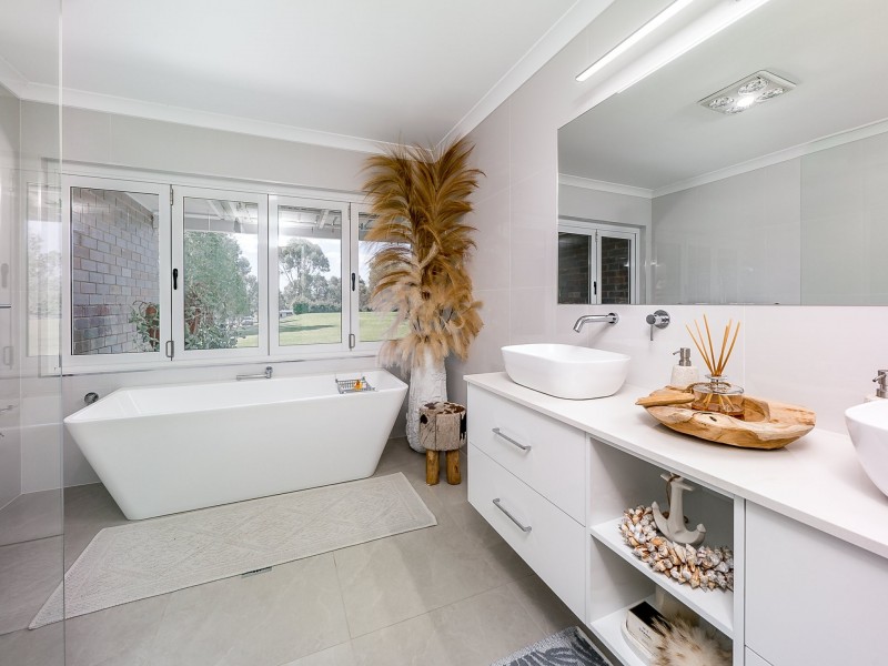 5 Aspen Road, Springvale NSW 2650