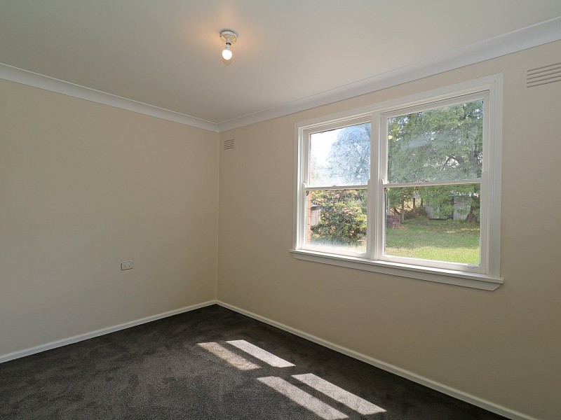 4 Tichborne Crescent, Kooringal NSW 2650