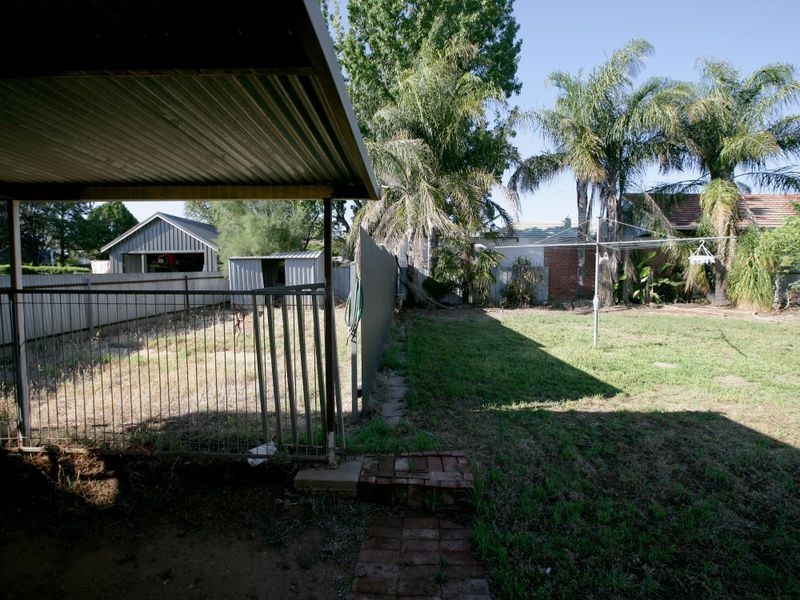 60 Urana Street, Turvey Park NSW 2650