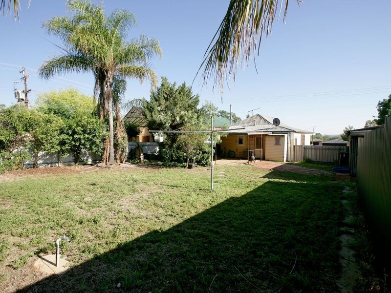 60 Urana Street, Turvey Park NSW 2650