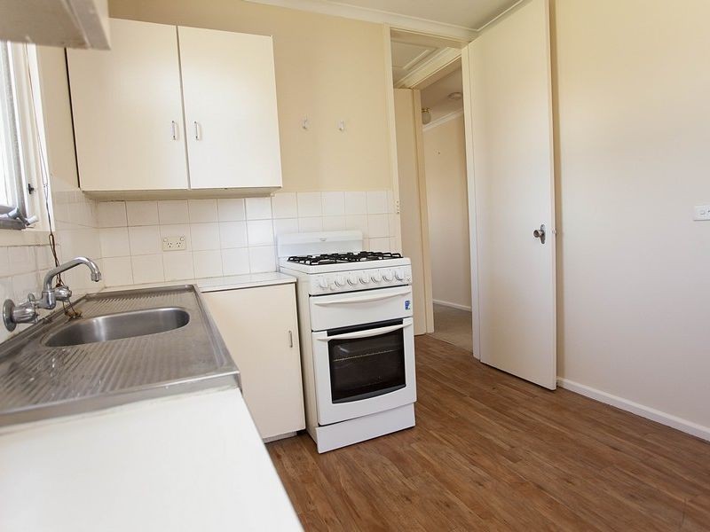 24 Ziegler Avenue, Kooringal NSW 2650