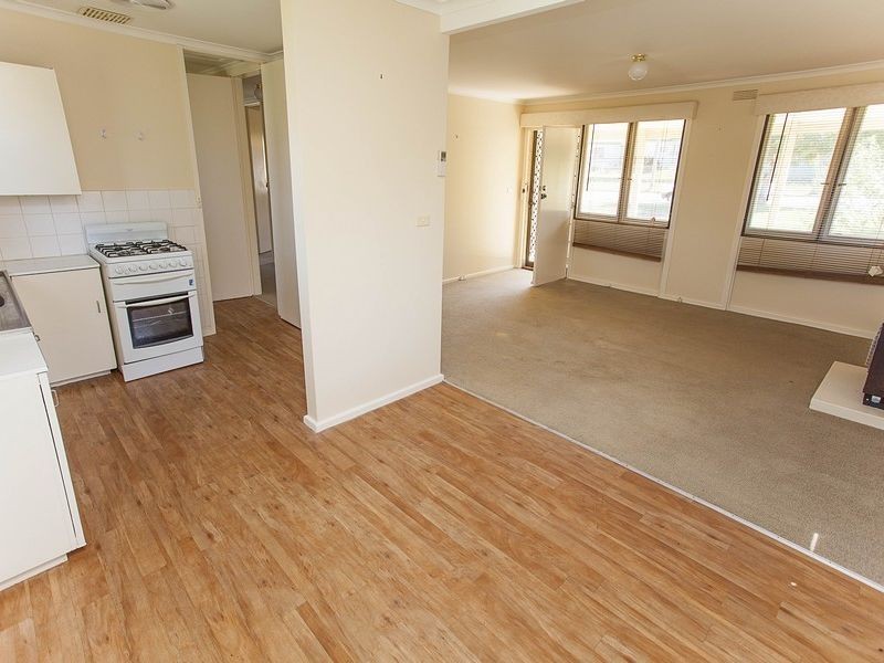24 Ziegler Avenue, Kooringal NSW 2650