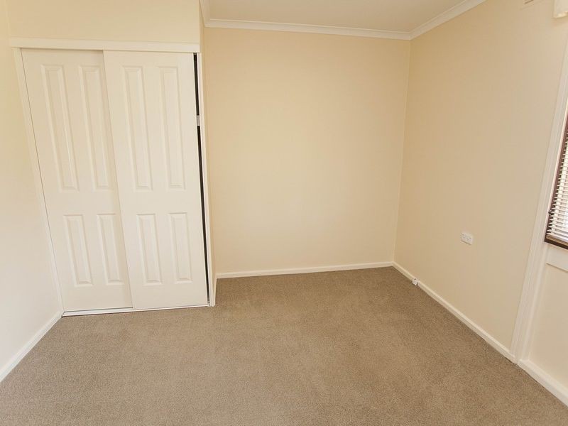 24 Ziegler Avenue, Kooringal NSW 2650