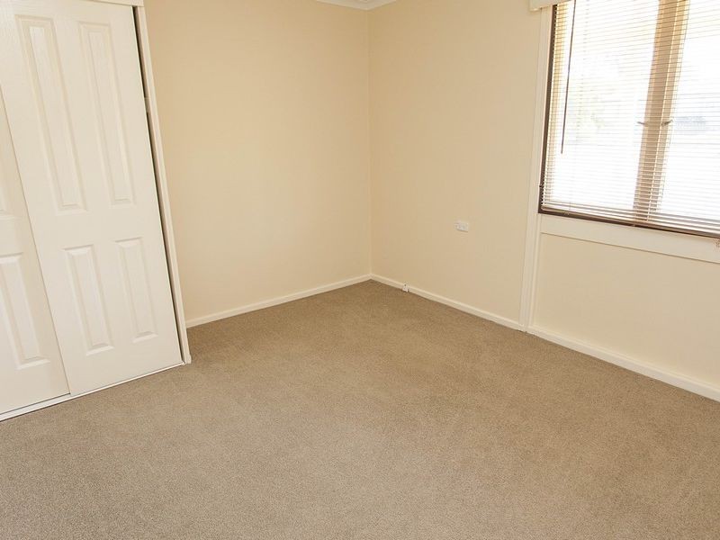 24 Ziegler Avenue, Kooringal NSW 2650