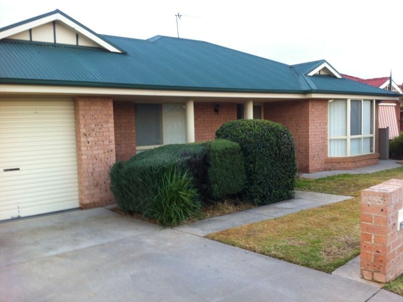 1/25 Wonkana Road, Glenfield Park NSW 2650