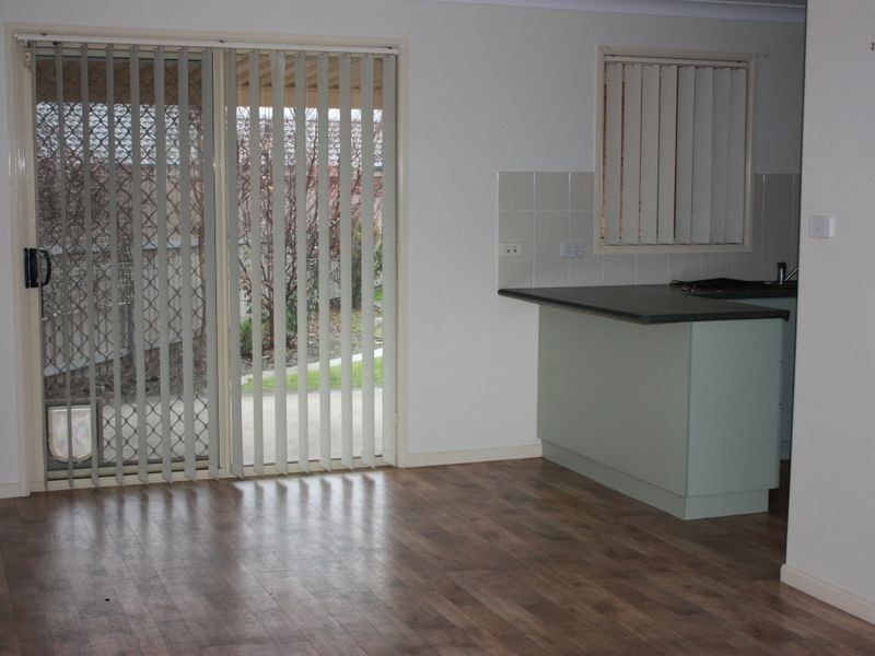 1/25 Wonkana Road, Glenfield Park NSW 2650