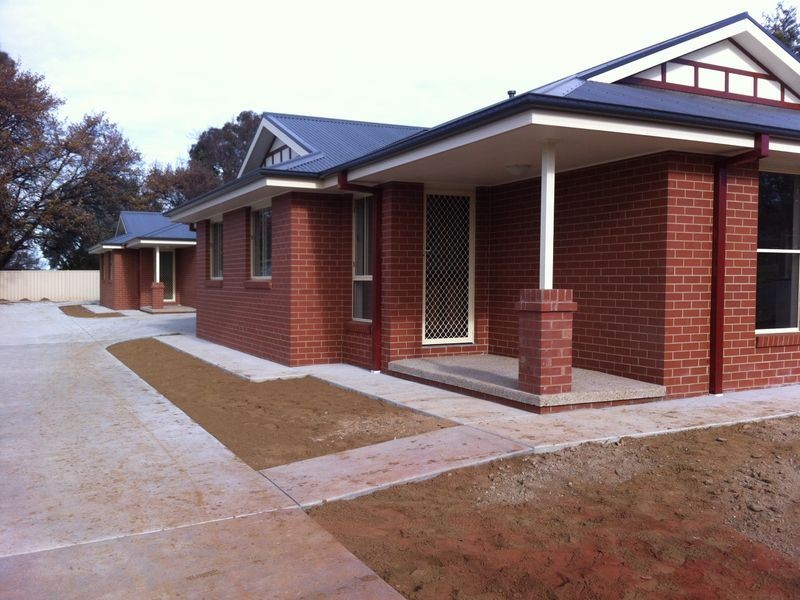 1/2 The Boulevarde, Kooringal NSW 2650