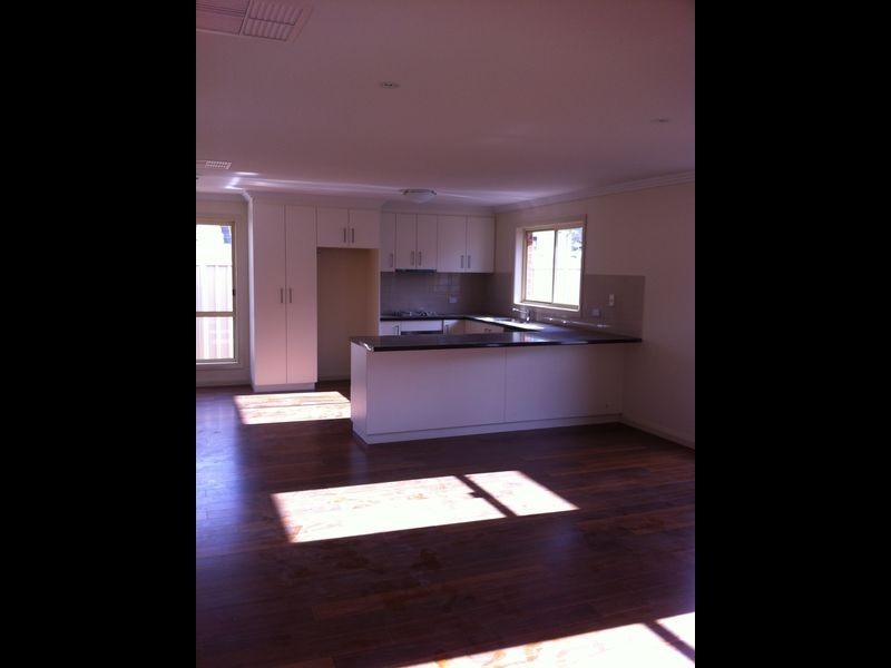 1/2 The Boulevarde, Kooringal NSW 2650