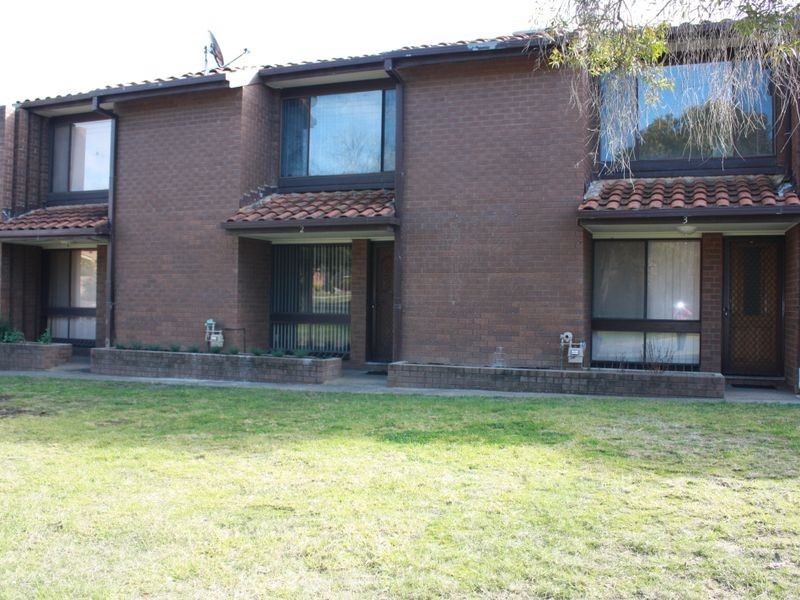 2/7 Nordlingen Drive, Tolland NSW 2650