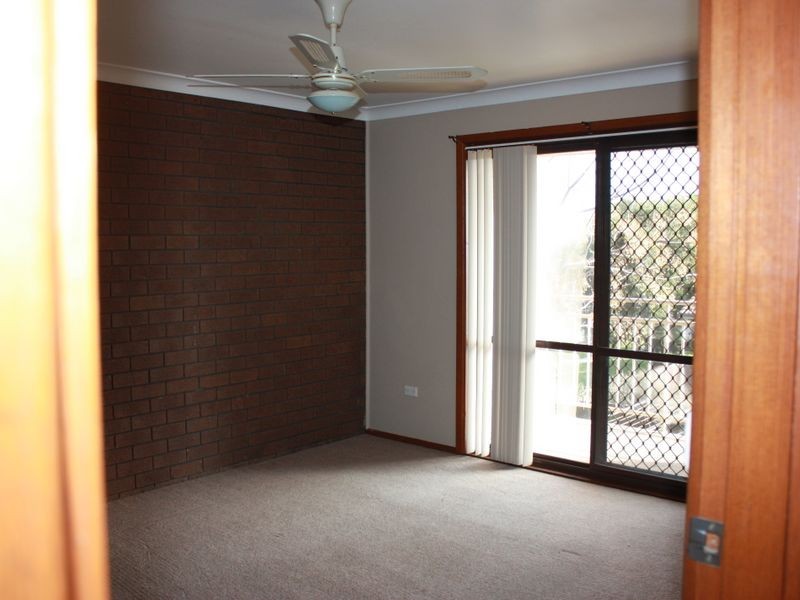 2/7 Nordlingen Drive, Tolland NSW 2650