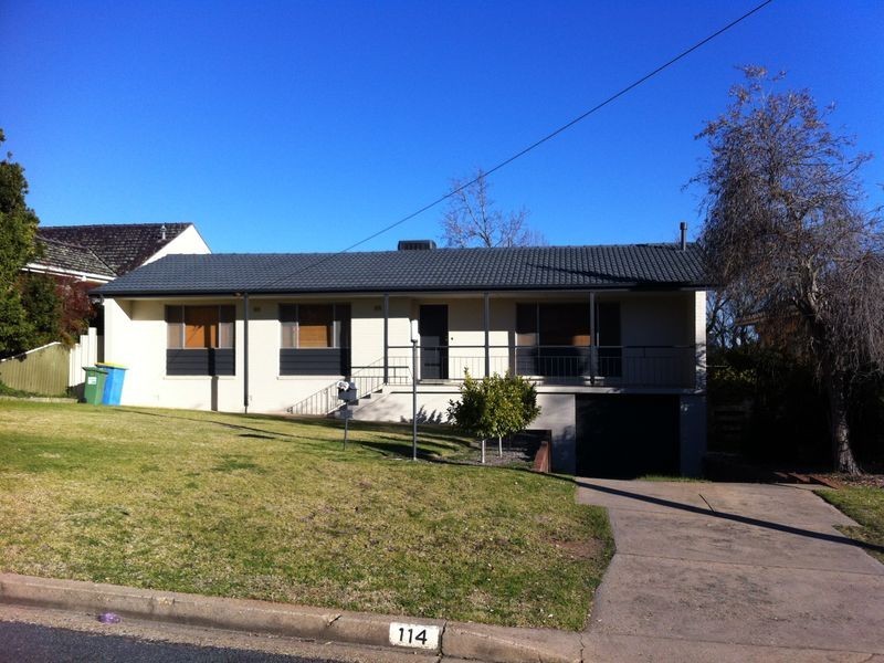 114 Simkin Crescent, Kooringal NSW 2650