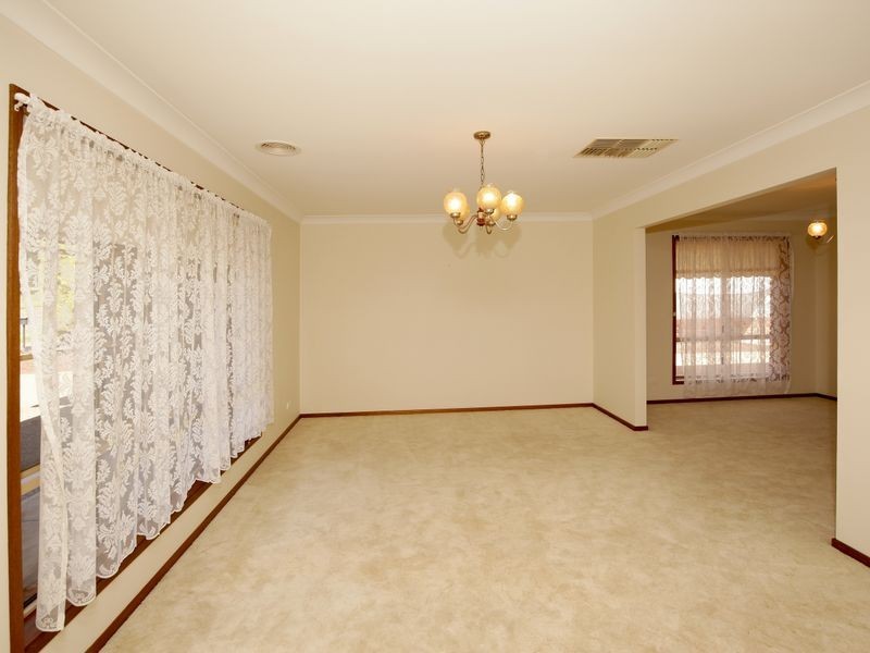 18 Amaroo Street, Kooringal NSW 2650