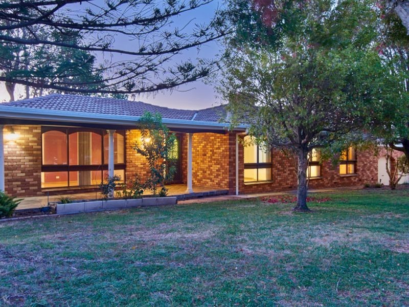 39 Waranga Avenue, Mount Austin NSW 2650