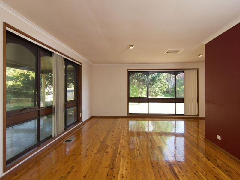 39 Waranga Avenue, Mount Austin NSW 2650