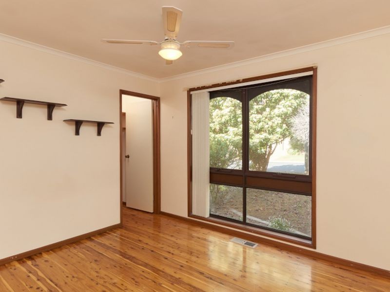 39 Waranga Avenue, Mount Austin NSW 2650