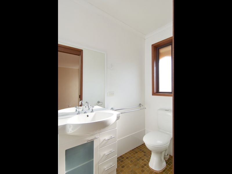 39 Waranga Avenue, Mount Austin NSW 2650