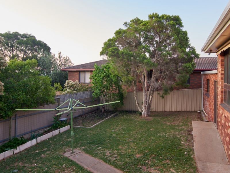 39 Waranga Avenue, Mount Austin NSW 2650