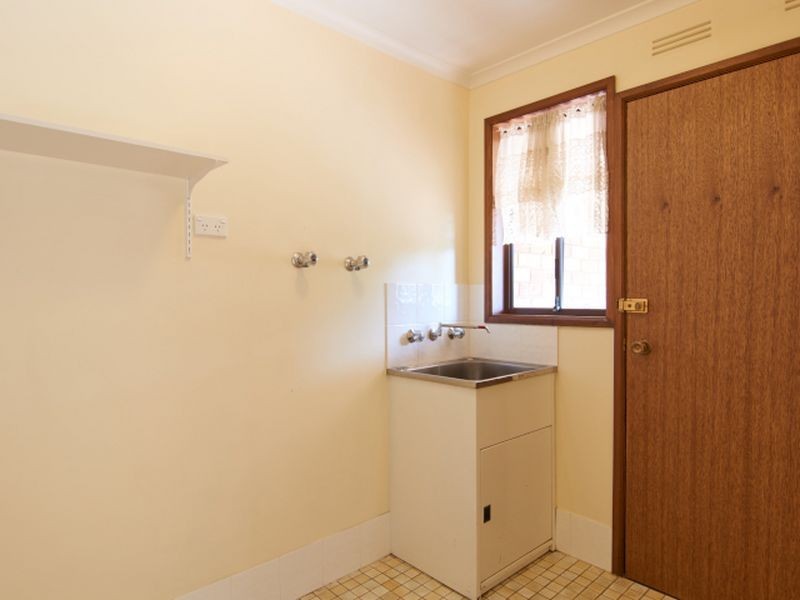 39 Waranga Avenue, Mount Austin NSW 2650