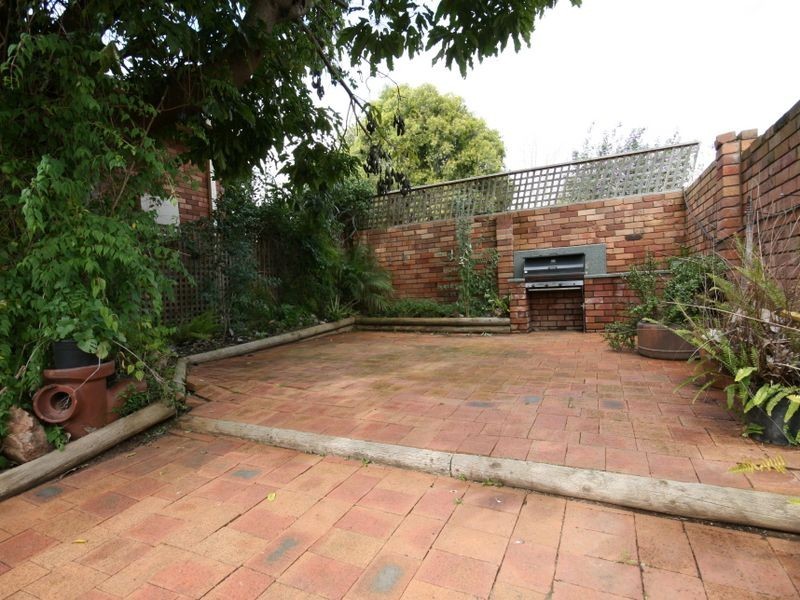 39 Waranga Avenue, Mount Austin NSW 2650