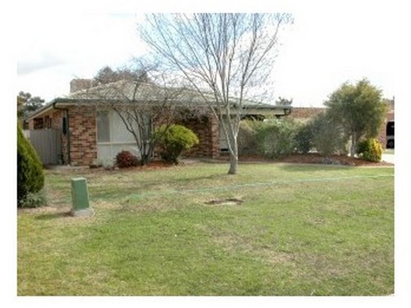 12 Nardoo Street, Glenfield Park NSW 2650