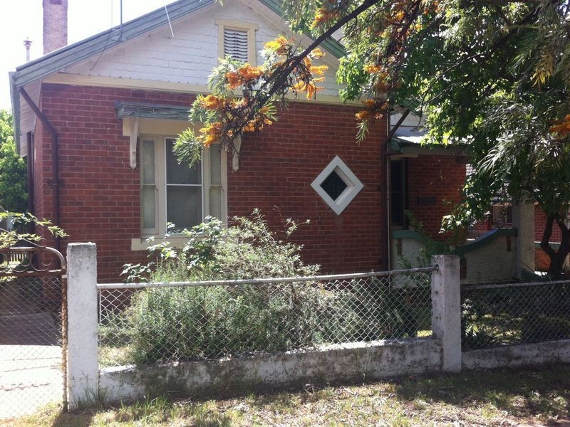 36 Flinders Street, Turvey Park NSW 2650
