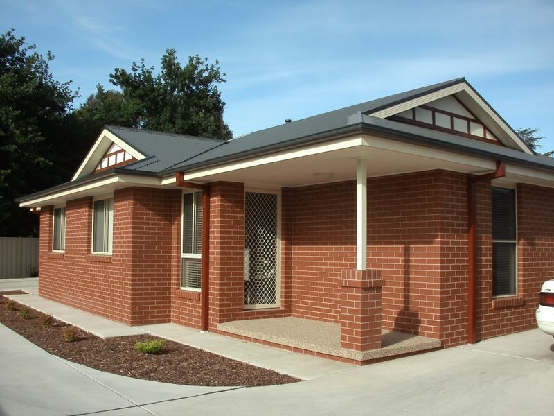 2/2 The Boulevarde, Kooringal NSW 2650