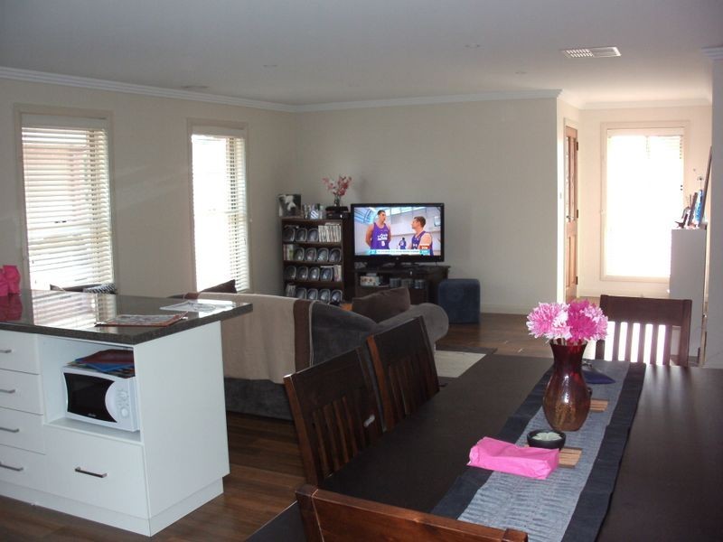 2/2 The Boulevarde, Kooringal NSW 2650