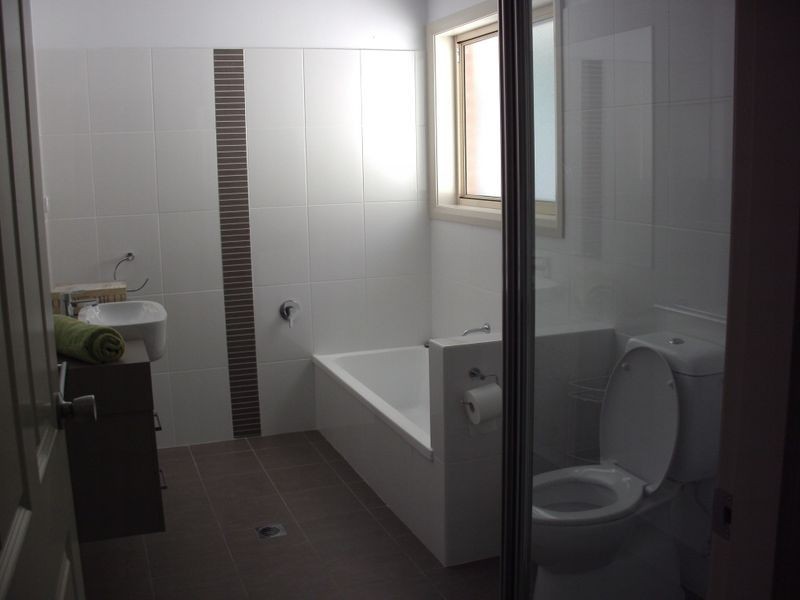 2/2 The Boulevarde, Kooringal NSW 2650