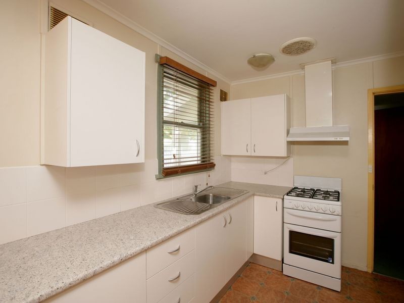 6 McKell Avenue, Mount Austin NSW 2650