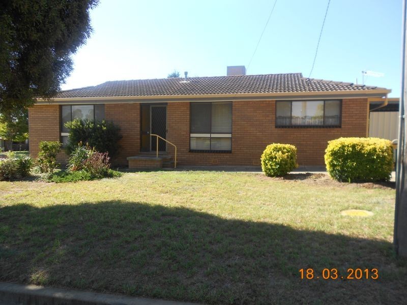 8 Swan Street, Wagga Wagga NSW 2650