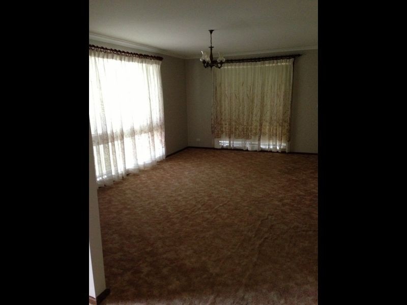 8 Swan Street, Wagga Wagga NSW 2650